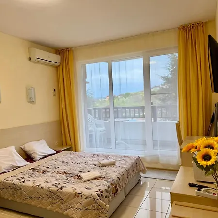 Harmony Hills Tomovi F22 *