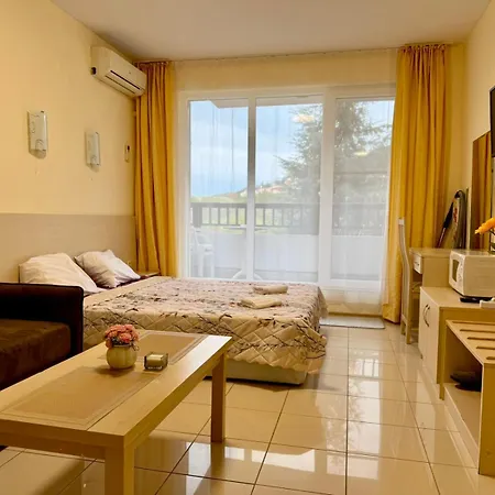 Harmony Hills Tomovi F22